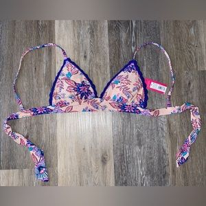 *2/$12* NWT Xhilaration Floral Bikini Top. Size Small